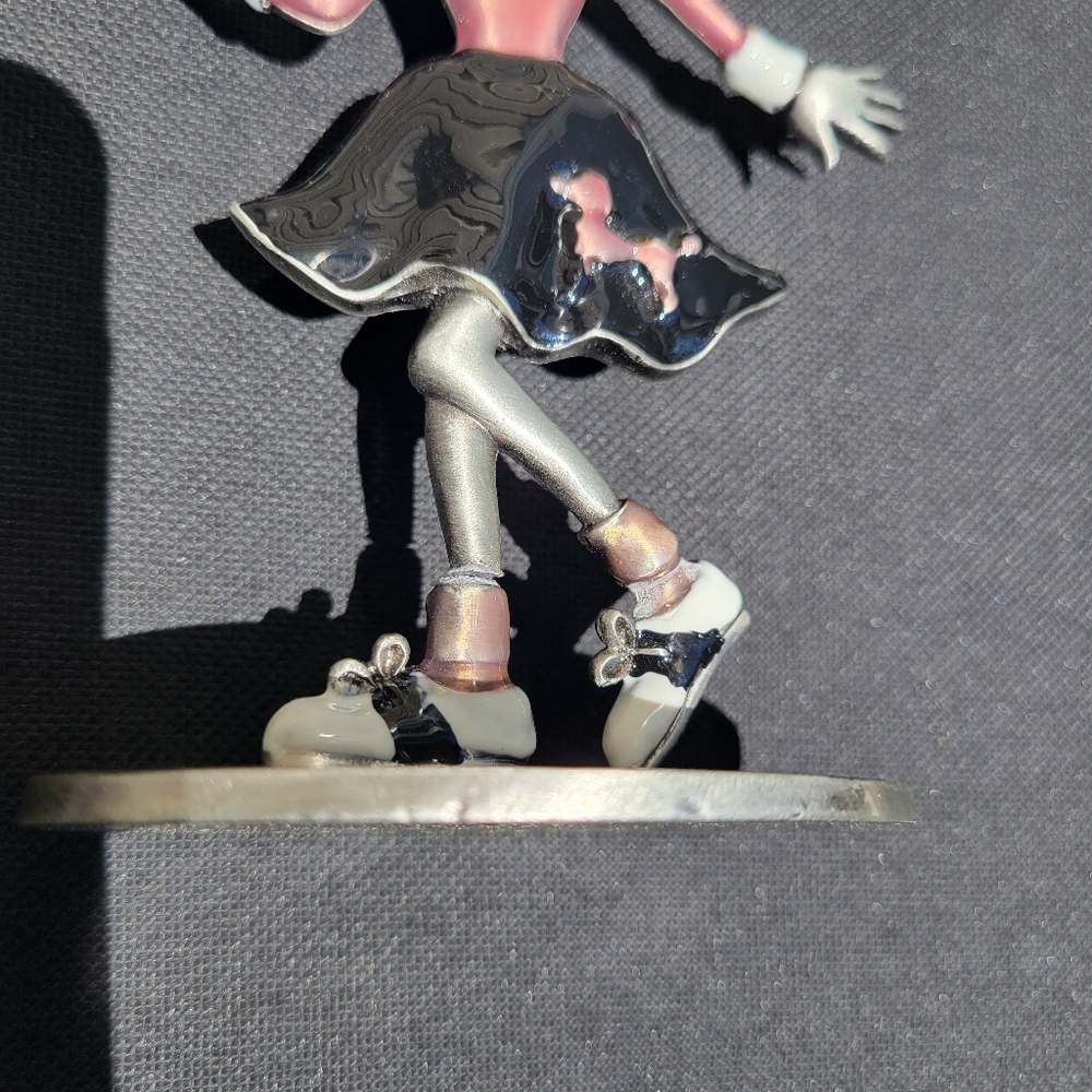 Girl with Poodle Skirt Picture Frame ~ 1950s Vibe! ~ Needs Repair ~ Metal ~ Cute - Picture 5 of 14